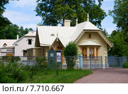 Фельдъегерский домик. Петергоф (2015 год). Редакционное фото, фотограф Александр Щепин / Фотобанк Лори
