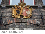 Украшение на старых домах в Брюгге, Бельгия. Стоковое фото, фотограф Ярослав Данильченко / Фотобанк Лори