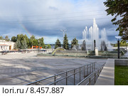 Фонтан в парке на улице Горошникова, Нижний Тагил (2015 год). Редакционное фото, фотограф Кекяляйнен Андрей / Фотобанк Лори