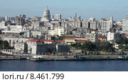 Гавана. Вид на Старый город через залив от Морро в крепости (2009 год). Стоковое видео, видеограф Куликов Константин / Фотобанк Лори