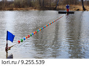 Натяжка буйков для плавания на открытой воде. Стоковое фото, фотограф Анатолий Матвейчук / Фотобанк Лори