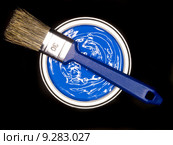 Blue Paint can ans brush. Стоковое фото, фотограф Lisa Wahman / PantherMedia / Фотобанк Лори