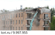 Снос дома в Москве (2015 год). Стоковое видео, видеограф Андрей Пожарский / Фотобанк Лори