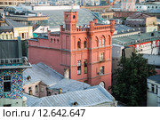 Бывшее здание аптеки и химико-бактериологической лаборатории В. К. Феррейна в центре Москвы сверху (2015 год). Стоковое фото, фотограф Алёшина Оксана / Фотобанк Лори