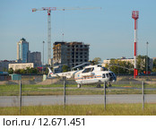 Вертолет Ми-8МТВ-1 RF-32785) ФГУАП МЧС России на стоянке вертолетного клуба "Хелидрайв". Санкт-Петербург (2015 год). Редакционное фото, фотограф Виктор Карасев / Фотобанк Лори