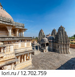 Храм джайнов в Kumbhalgarh fort, Раджастан, Индия, Азия (2012 год). Стоковое фото, фотограф photoff / Фотобанк Лори