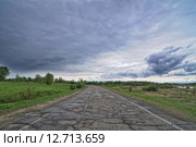 Сельский пейзаж. Грозовое небо над дорогой. Стоковое фото, фотограф Сергей Эшметов / Фотобанк Лори