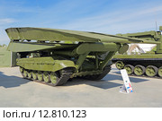 Танковый мостоукладчик МТУ-90 на Международном военно-техническом форуме "Армия-2015". Кубинка, военно-патриотический парк "Патриот" Редакционное фото, фотограф Игорь Долгов / Фотобанк Лори