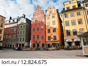 Дома на площади Stortorget. Гaмла Стан. Стокгольм. Швеция (2015 год). Редакционное фото, фотограф E. O. / Фотобанк Лори