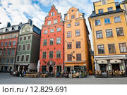 Дома на площади Stortorget. Гaмла Стан. Стокгольм. Швеция (2015 год). Редакционное фото, фотограф E. O. / Фотобанк Лори