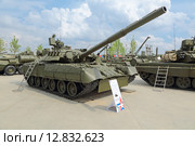 Международный военно-технический форум "Армия-2015", Кубинка, военно-патриотический парк "Патриот". Т-80 основной боевой танк СССР. Первый в мире серийный танк с газотурбинной силовой установкой. Редакционное фото, фотограф Игорь Долгов / Фотобанк Лори