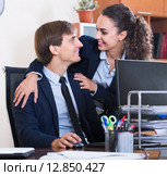 Top manager flirting with subordinate official at workplace. Стоковое фото, фотограф Яков Филимонов / Фотобанк Лори