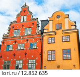 Красивые дома на Stortorget. Гaмла Стан. Стокгольм. Швеция (2015 год). Стоковое фото, фотограф E. O. / Фотобанк Лори