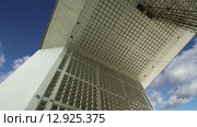 La Grande Arche. Ла-Дефанс, коммерческий и деловой центр в Париже, Франция (2015 год). Редакционное видео, видеограф Владимир Журавлев / Фотобанк Лори