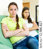 Sad young women looking away. Стоковое фото, фотограф Яков Филимонов / Фотобанк Лори