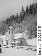 Церковь зимой, Виго-ди-Фасса, Италия. Стоковое фото, фотограф Донцов Евгений Викторович / Фотобанк Лори
