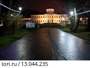 Усадьба Остафьево ночью (2015 год). Редакционное фото, фотограф Яна Королёва / Фотобанк Лори