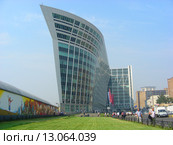 Бизнес-центр «Легион-III» (бывший «Китеж»). Киевская улица, 7. Москва (2010 год). Редакционное фото, фотограф lana1501 / Фотобанк Лори