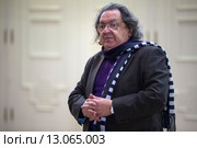 Председатель жюри Второго Всероссийского музыкального конкурса Александр Зейликович Бондурянский выступает перед началом жеребьевки конкурсантов в городе Москве (2015 год). Редакционное фото, фотограф Николай Винокуров / Фотобанк Лори