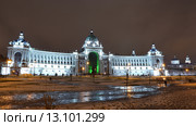 Дворец Земледельцев Казань с видом с боку с парка (2015 год). Редакционное фото, фотограф Руслан Гарифуллин / Фотобанк Лори