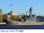 БДК "Королев" в акватории Невы (2015 год). Редакционное фото, фотограф Роман Рожков / Фотобанк Лори