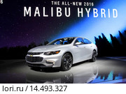 Автомобиль Chevrolet Malibu hybrid на автосалоне в Лос-Анджелесе (2015 год). Редакционное фото, фотограф Роман Коротков / Фотобанк Лори