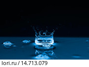 Водный всплеск. Стоковое фото, фотограф Виталий Радунцев / Фотобанк Лори