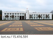 Кобринский районный исполнительный комитет, площадь Ленина, Кобрин, Беларусь (2015 год). Стоковое фото, фотограф Ольга Коцюба / Фотобанк Лори