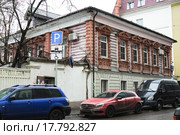 Старинный кирпично-деревянный дом. Медовый переулок, 5 (2015 год). Редакционное фото, фотограф Алёшина Оксана / Фотобанк Лори