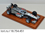 Масштабная модель фирмы Tamiya  точная копия 1:20 MCLAREN MP- 4/14 1999 года. Редакционное фото, фотограф Svetlana Agaeva / Фотобанк Лори