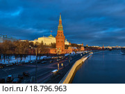 Водовзводная (Свиблова) башня Московского Кремля, закатный свет (2009 год). Стоковое фото, фотограф Давид Мзареулян / Фотобанк Лори