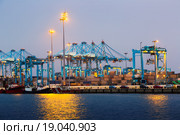 Early morning view of Port of Algeciras (2014 год). Стоковое фото, фотограф Яков Филимонов / Фотобанк Лори