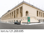 Здание открытого плавательного  бассейна Олимпийского комплекса "Лужники" (2012 год). Редакционное фото, фотограф Алёшина Оксана / Фотобанк Лори