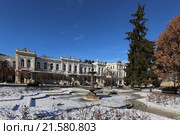 Старинное здание в центре Кисловодска, Курортный бул., 12 (2016 год). Редакционное фото, фотограф Алексей Гусев / Фотобанк Лори