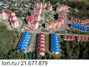 Вид сверху на элитные новые дома и таунхаусы рядом с дачным поселком в Подмосковье (2012 год). Стоковое фото, фотограф Николай Винокуров / Фотобанк Лори