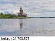 Россия, Карелия,  Кондопога. Онежское озеро. Успенская церковь (2015 год). Редакционное фото, фотограф Александр Циликин / Фотобанк Лори