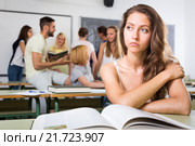 Sad girl in college classroom. Стоковое фото, фотограф Яков Филимонов / Фотобанк Лори