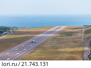 Взлет самолета из аэропорта Геленджика (2015 год). Стоковое фото, фотограф Алексей Шматков / Фотобанк Лори