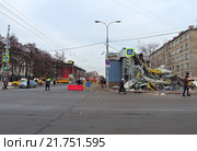 Масштабный снос незаконных торговых точек у метро Щелковская. Район Измайлово. Москва, 09.02.2016. Редакционное фото, фотограф lana1501 / Фотобанк Лори
