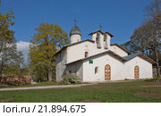 Церковь Покрова и Рождества Богородицы от Пролома во Пскове (2014 год). Стоковое фото, фотограф Валерий Ситников / Фотобанк Лори