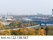Вид на метромост и универсальный зал "Дружба" олимпийского комплекса "Лужники" (2011 год). Редакционное фото, фотограф Алёшина Оксана / Фотобанк Лори