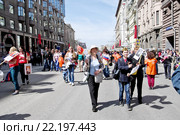 Москва, 9 мая 2015 года, Тверская-Ямская улица. Участники народно-патриотической акции "Бессмертный полк" с портретами фронтовиков. Редакционное фото, фотограф Илюхина Наталья / Фотобанк Лори