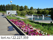 Фонтан «Каскад». Парк 40-летия Победы. Район Савелки. Зеленоград. Москва (2015 год). Редакционное фото, фотограф lana1501 / Фотобанк Лори