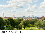 Вильнюс. Вид на город и парк Серейкишкю (2015 год). Стоковое фото, фотограф Бурмистрова Ирина / Фотобанк Лори