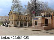 Флигель городской усадьбы Лопухиных-Волконских-Кирьяковых в Москве, Хитровский пер., 3/1 строение 3 (2016 год). Редакционное фото, фотограф Алексей Гусев / Фотобанк Лори
