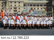 Сводный парадный расчет девушек- курсантов Военного университета МО России и Вольского военного института материального обеспечения (ВА МТО) имени А.В. Хрулева на параде посвященному Дню Победы в Москве, Красная Площадь, 2016. Редакционное фото, фотограф Алексей Гусев / Фотобанк Лори