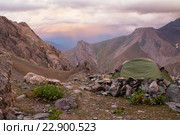 Палатка стоящая в Фанских горах, после дождя. Стоковое фото, фотограф Александр Усик / Фотобанк Лори