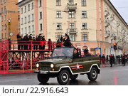 Парад Победы на площади Пять углов в городе Мурманске (2016 год). Редакционное фото, фотограф Ирина Здаронок / Фотобанк Лори
