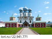 Собор Успения Пресвятой Богородицы. Тихвинский Богородице-Успенский монастырь (2014 год). Редакционное фото, фотограф Александр Щепин / Фотобанк Лори