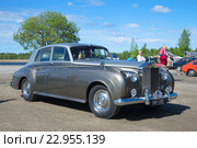Автомобиль Rolls-Royce Phantom V - участник парада ретроавтомобилей в Керимяки. Финляндия (2015 год). Редакционное фото, фотограф Виктор Карасев / Фотобанк Лори